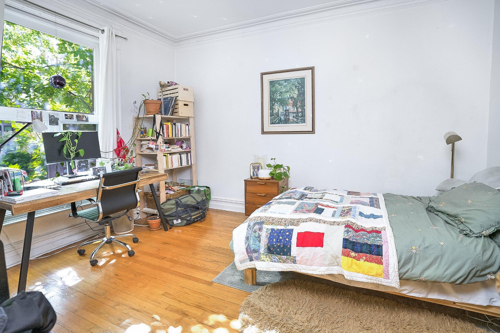 









4539

 - 4543


Av. De Lorimier

,
Montréal (Le Plateau-Mont-Royal),




QC
H2H2B4

