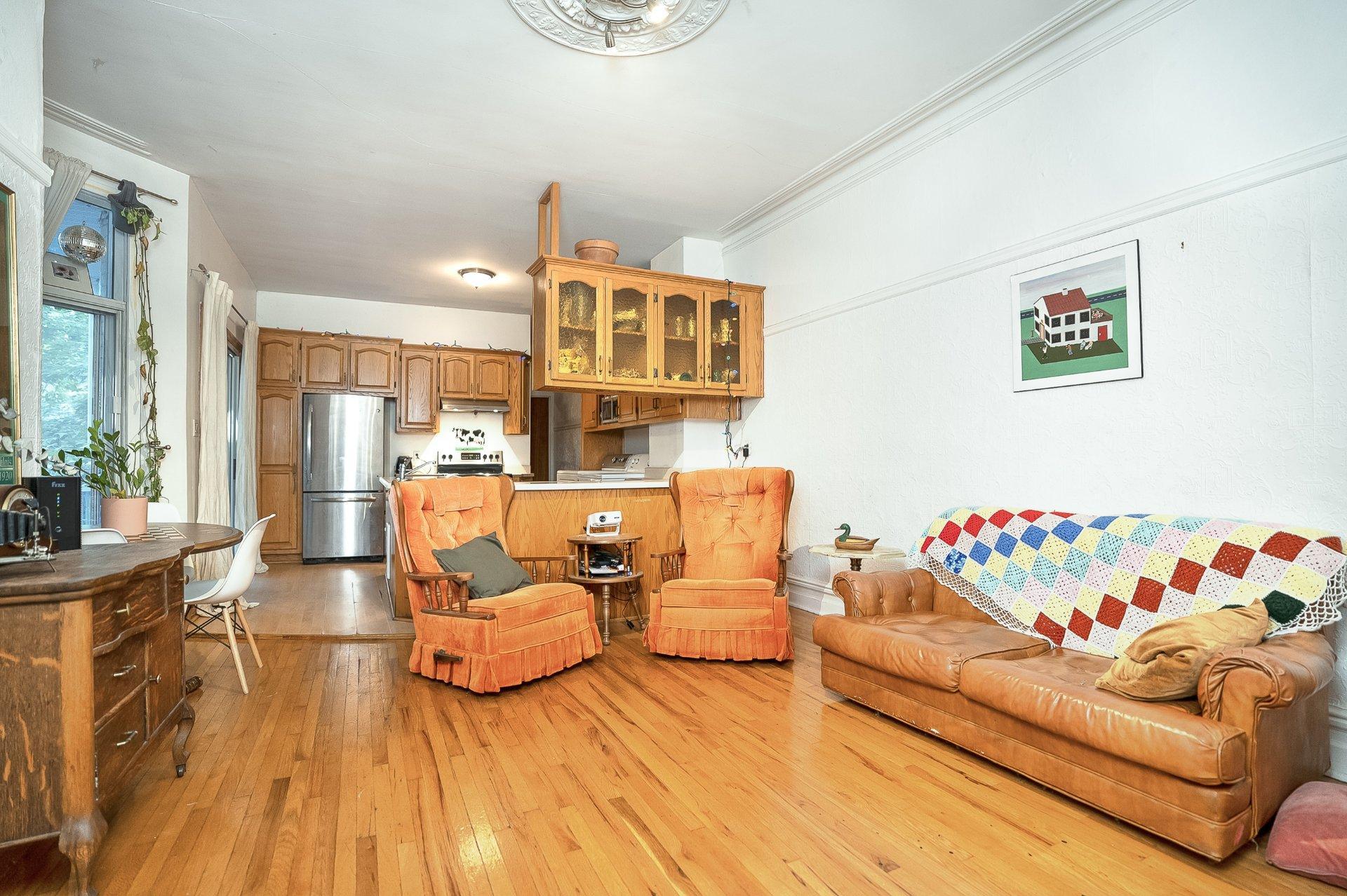 









4539

 - 4543


Av. De Lorimier

,
Montréal (Le Plateau-Mont-Royal),




QC
H2H2B4

