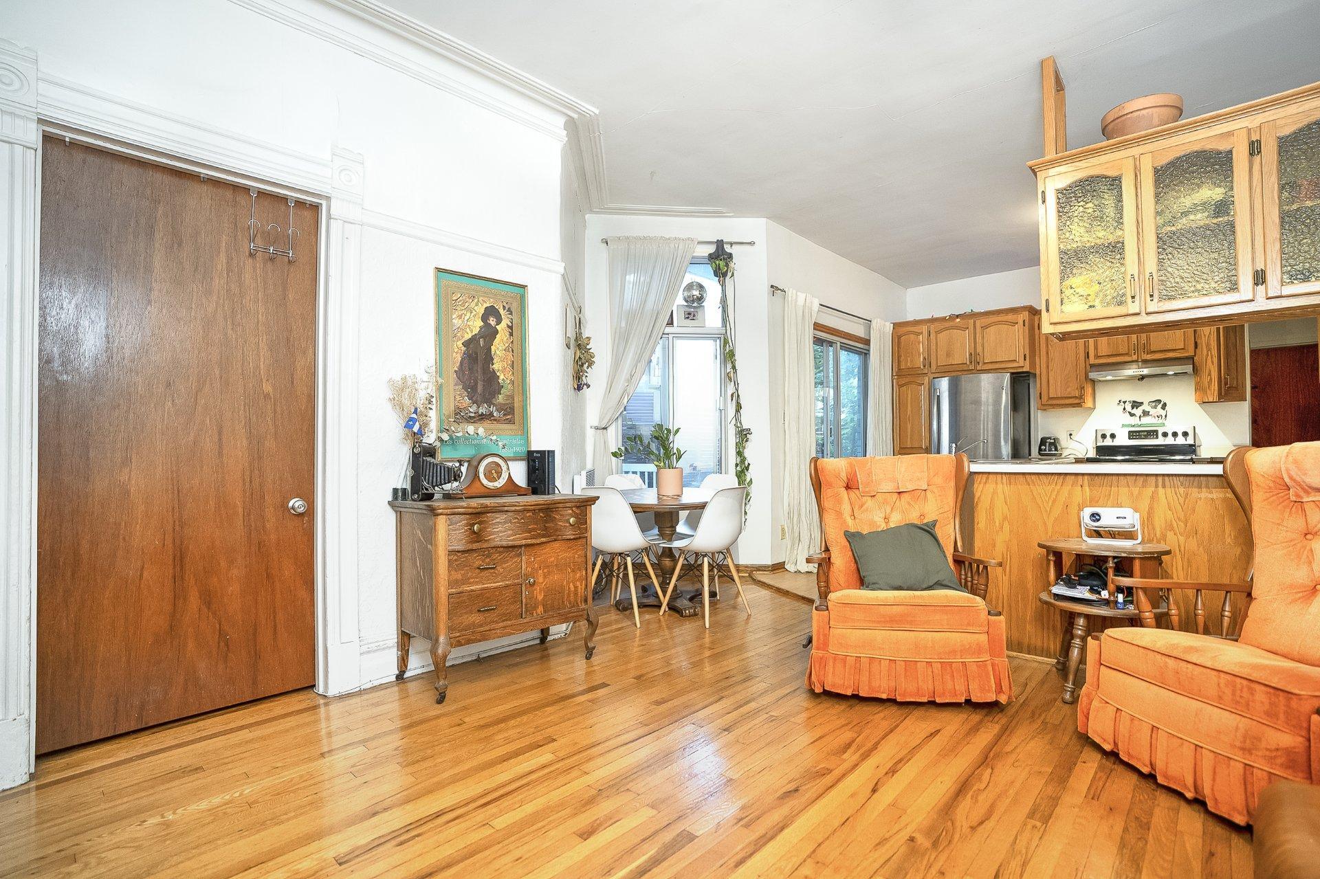









4539

 - 4543


Av. De Lorimier

,
Montréal (Le Plateau-Mont-Royal),




QC
H2H2B4

