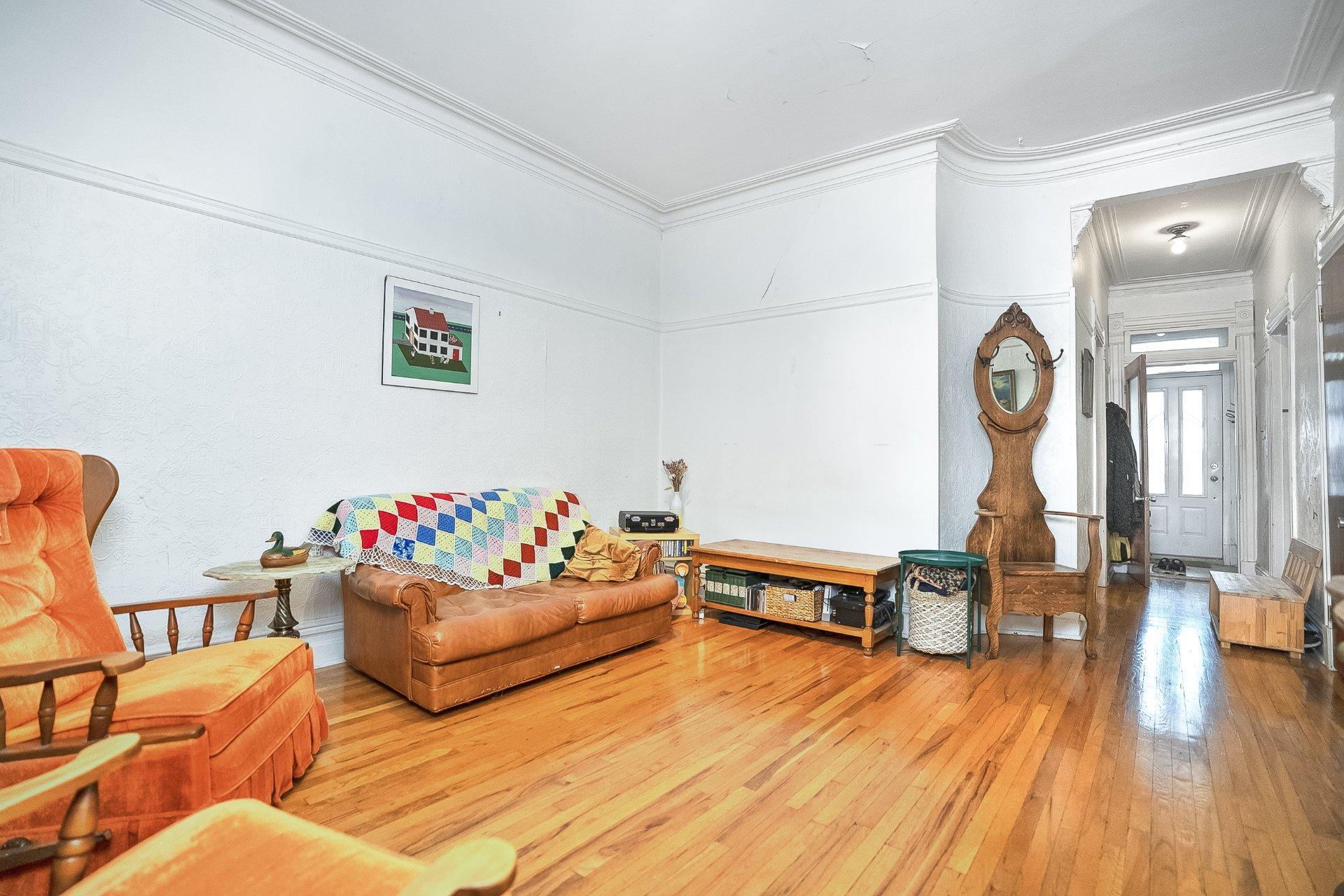 









4539

 - 4543


Av. De Lorimier

,
Montréal (Le Plateau-Mont-Royal),




QC
H2H2B4

