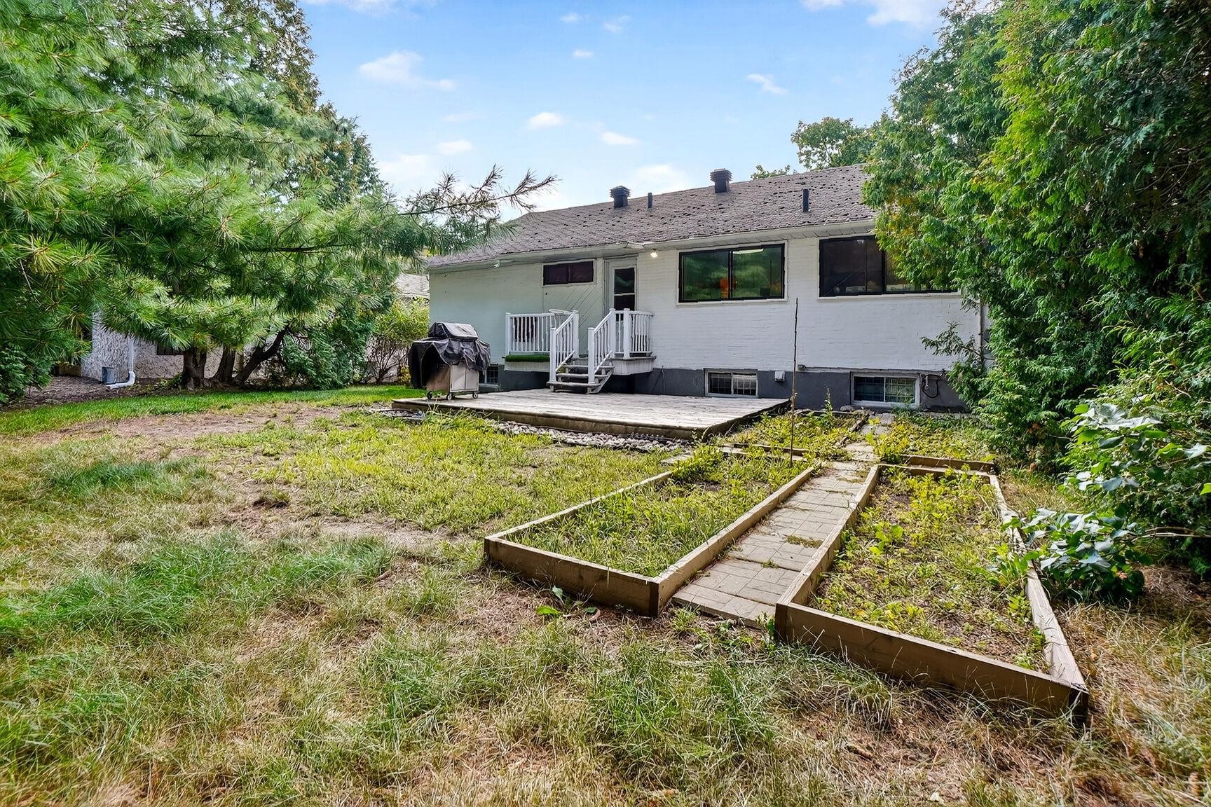 









105


Av. de Picardie

,
Saint-Lambert,




QC
J4S1H9

