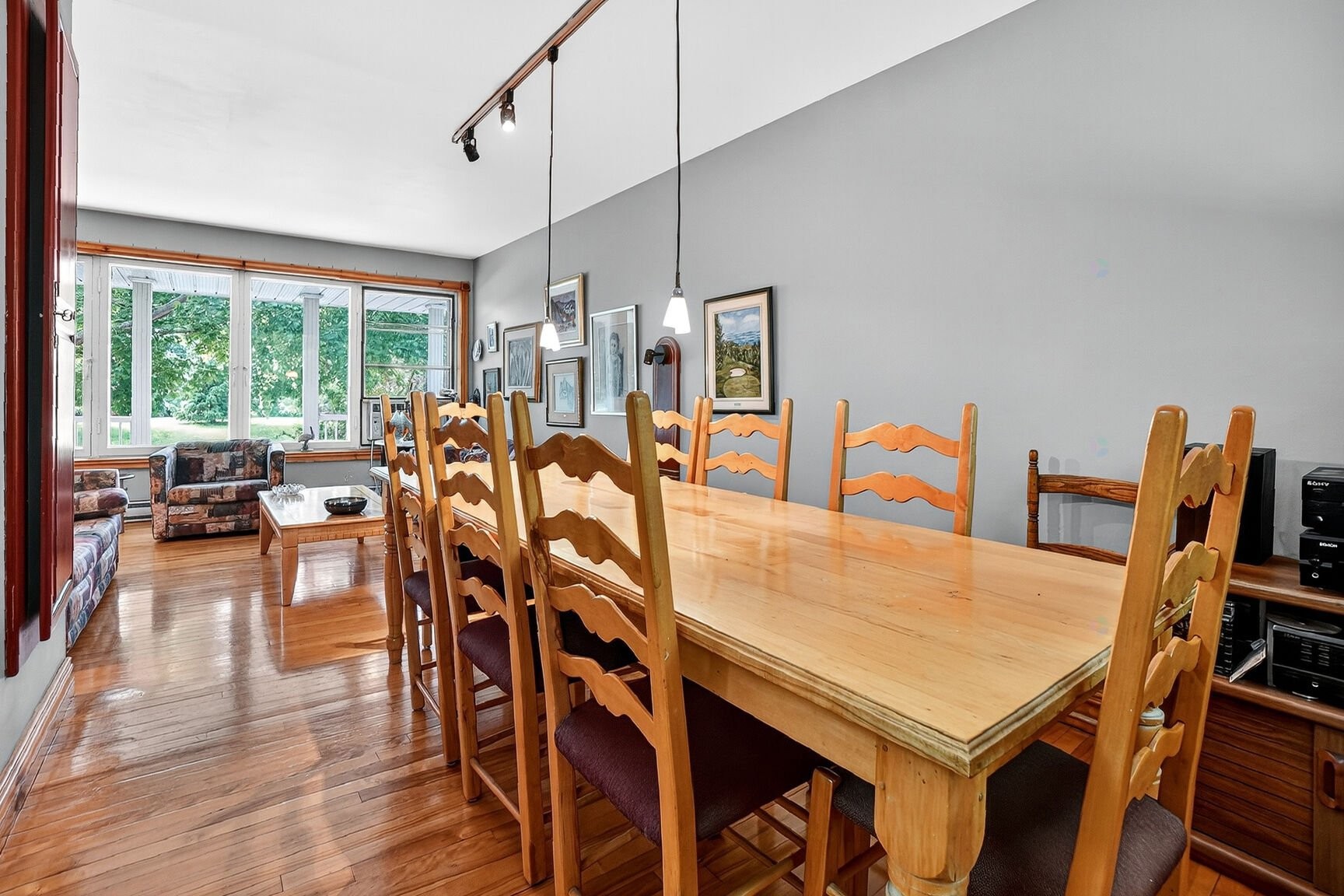 









105


Av. de Picardie

,
Saint-Lambert,




QC
J4S1H9

