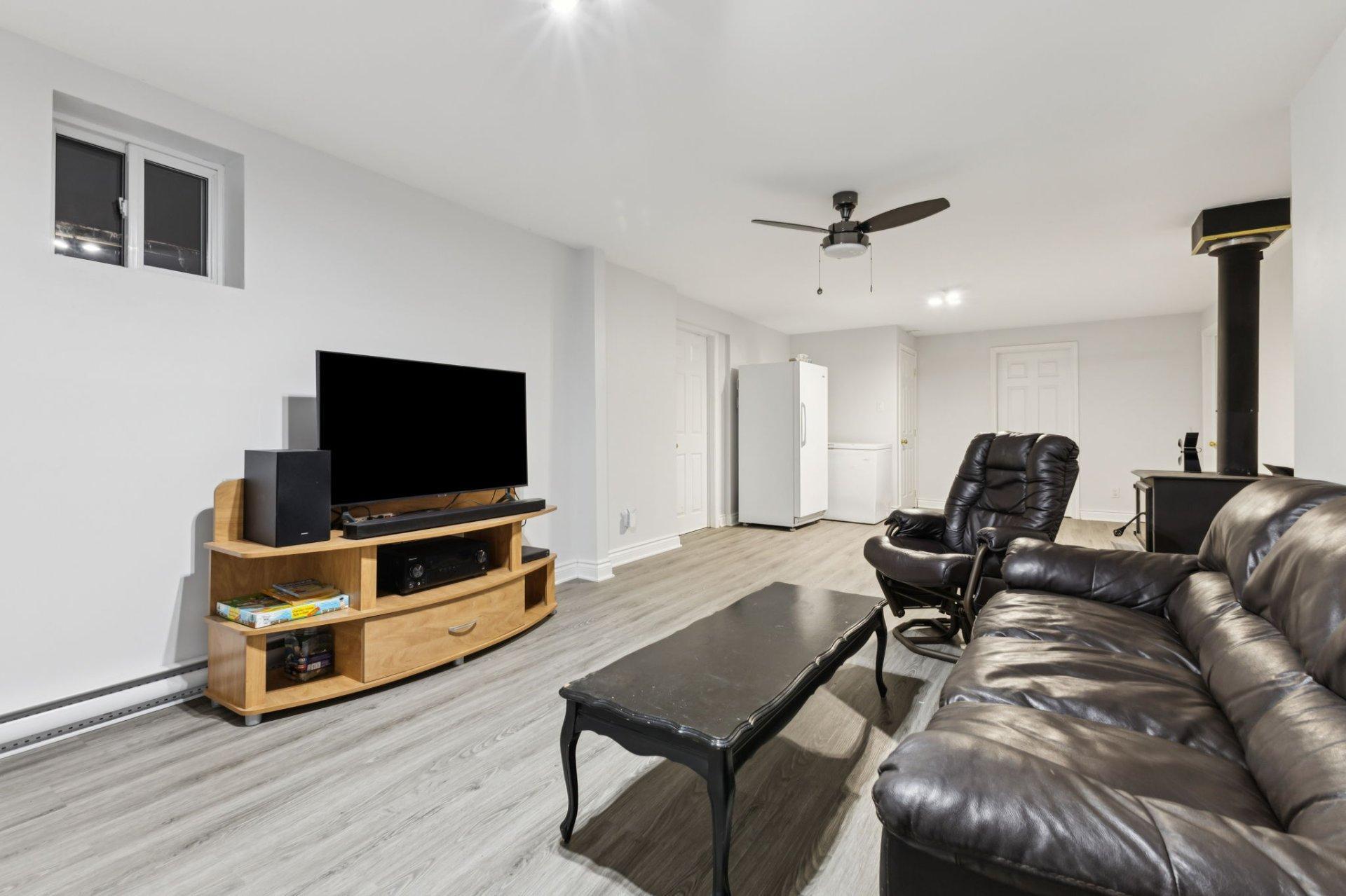 









30


Ch. des Cavernes

,
Cantley,




QC
J8V3H6

