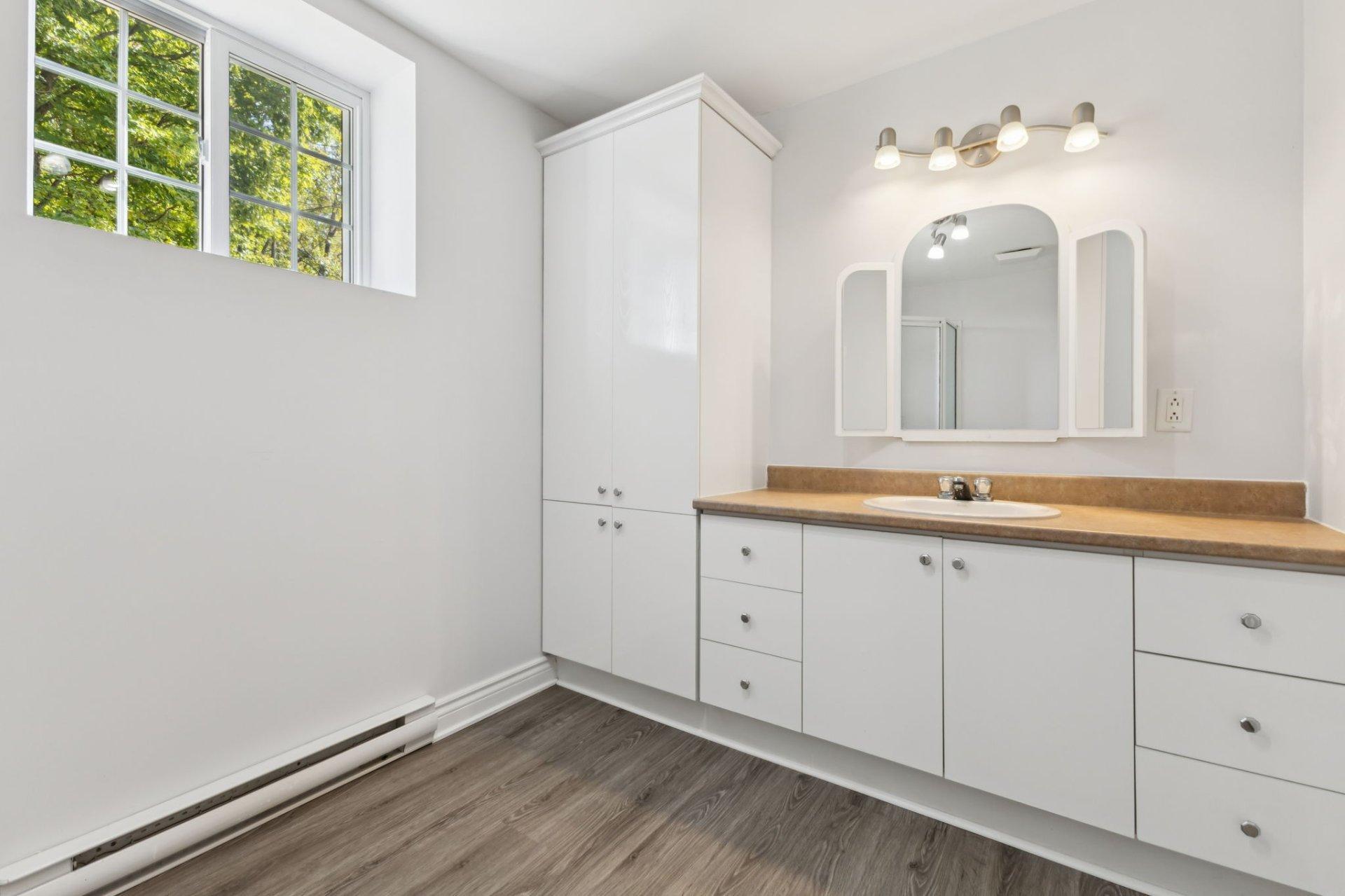









30


Ch. des Cavernes

,
Cantley,




QC
J8V3H6

