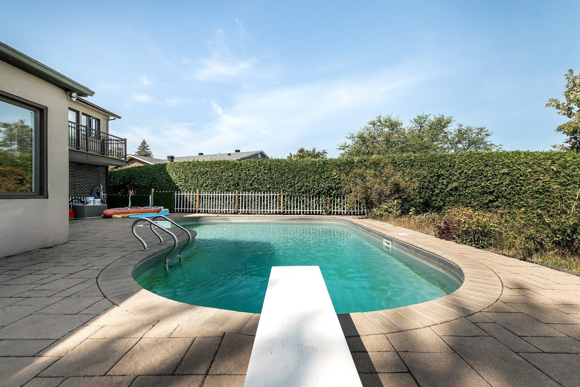 









15215


Place Bellerive

,
Montréal (L'Île-Bizard/Sainte-Geneviève),




QC
H9H1A1

