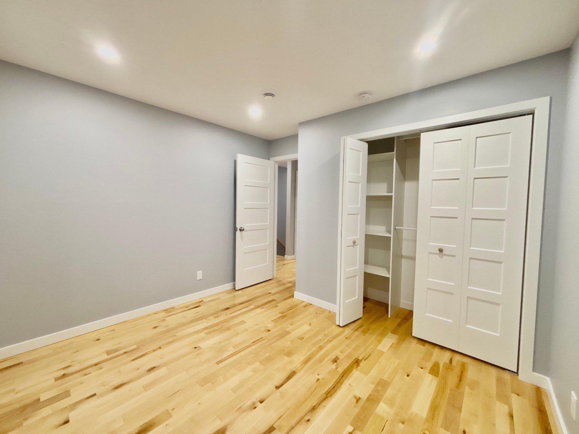 









28


45e Avenue

,
Sainte-Marthe-sur-le-Lac,




QC
J0N1P0

