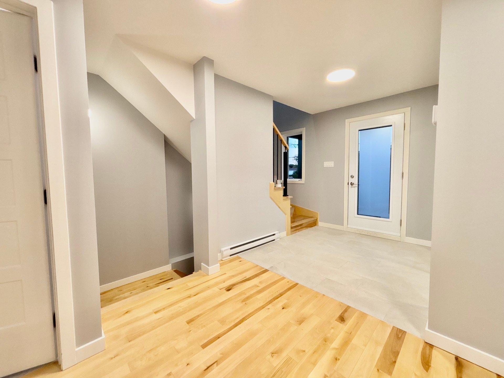 









28


45e Avenue

,
Sainte-Marthe-sur-le-Lac,




QC
J0N1P0

