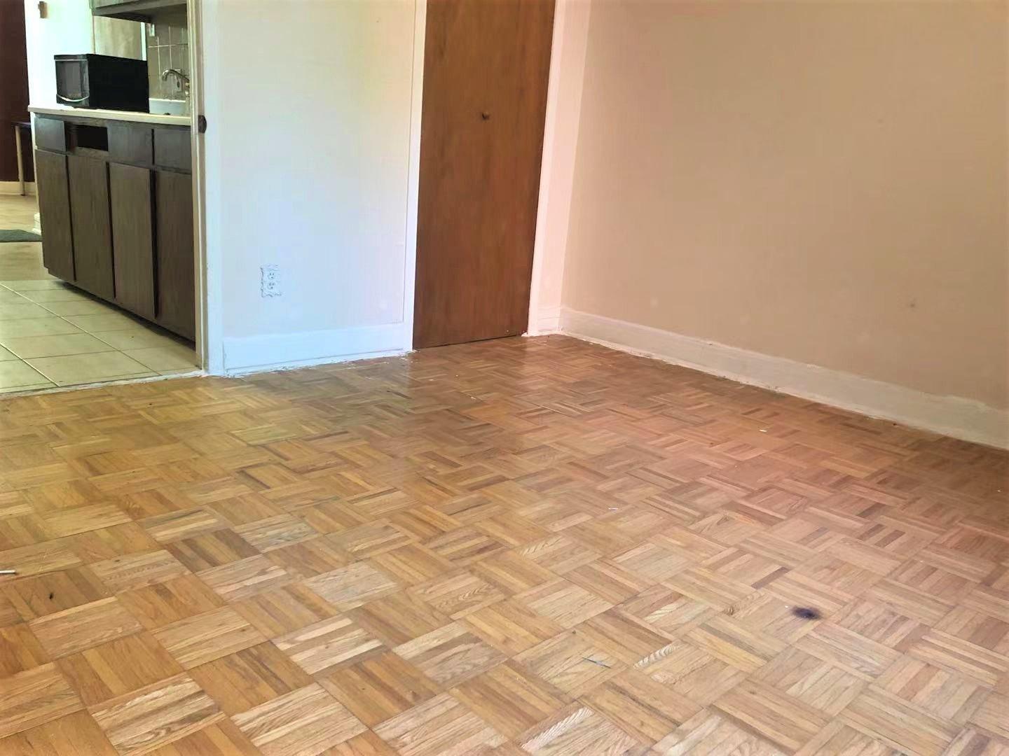 









1713


Rue St-Hubert

, 1,
Montréal (Ville-Marie),




QC
H2L3Z1

