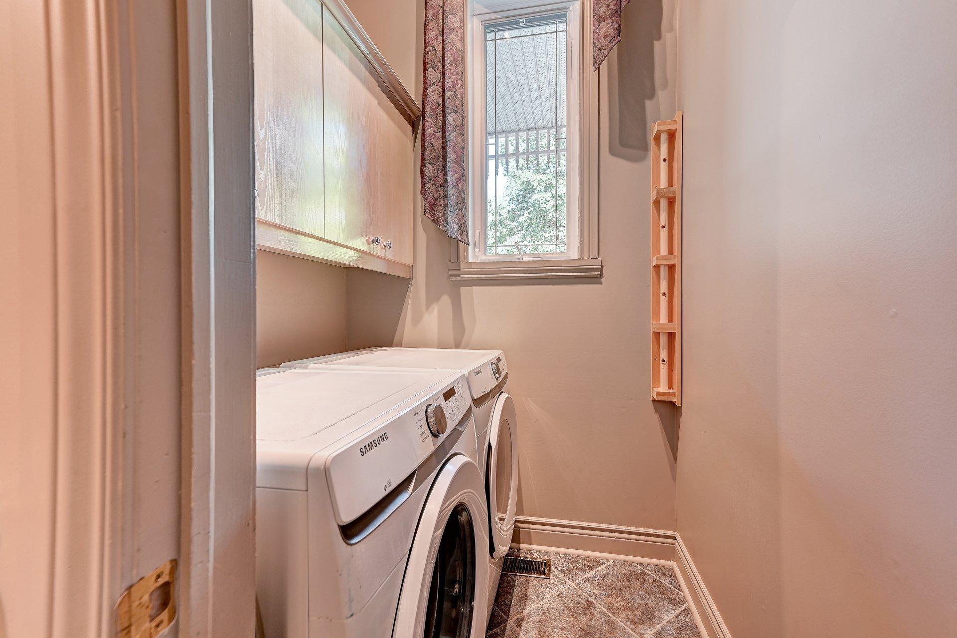 









122


Rue Jean-De Ronceray

,
Carignan,




QC
J3L6L8

