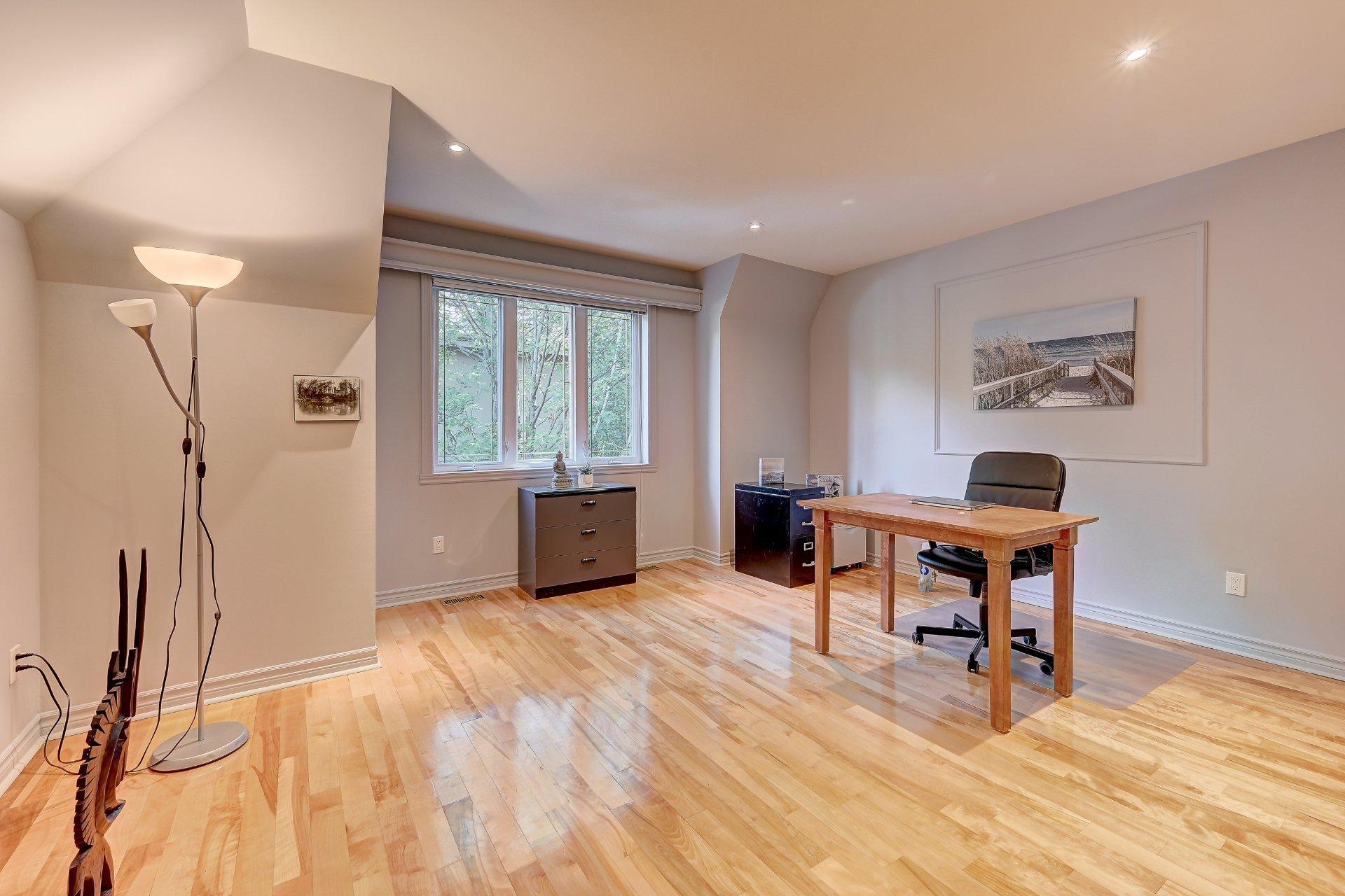 









122


Rue Jean-De Ronceray

,
Carignan,




QC
J3L6L8

