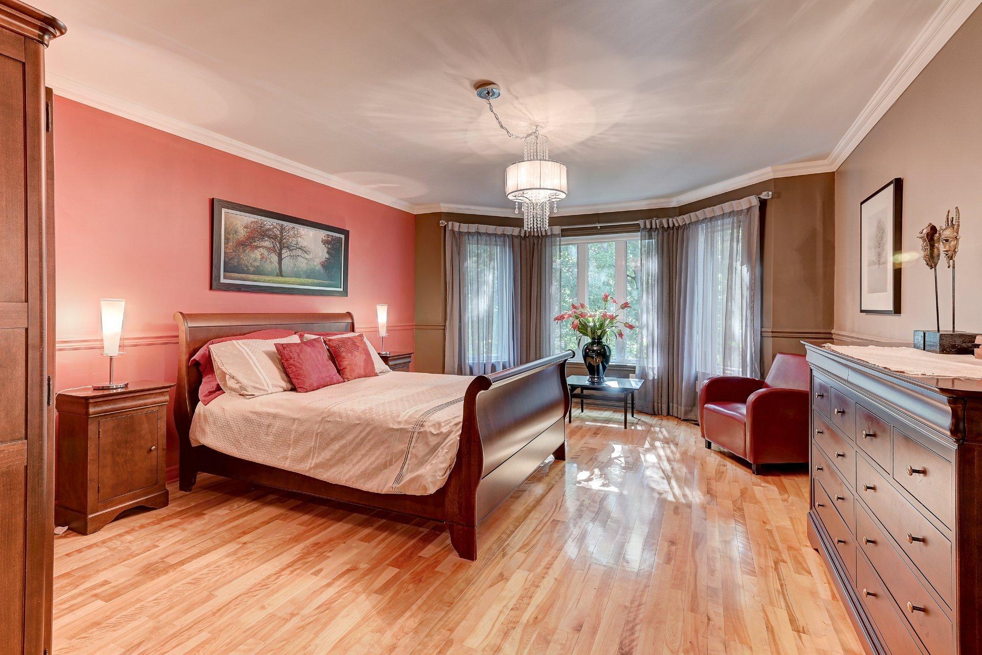 









122


Rue Jean-De Ronceray

,
Carignan,




QC
J3L6L8

