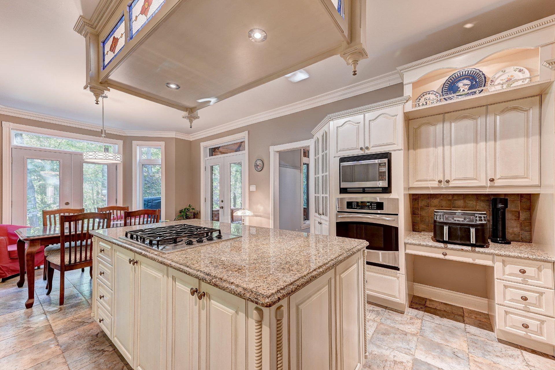 









122


Rue Jean-De Ronceray

,
Carignan,




QC
J3L6L8

