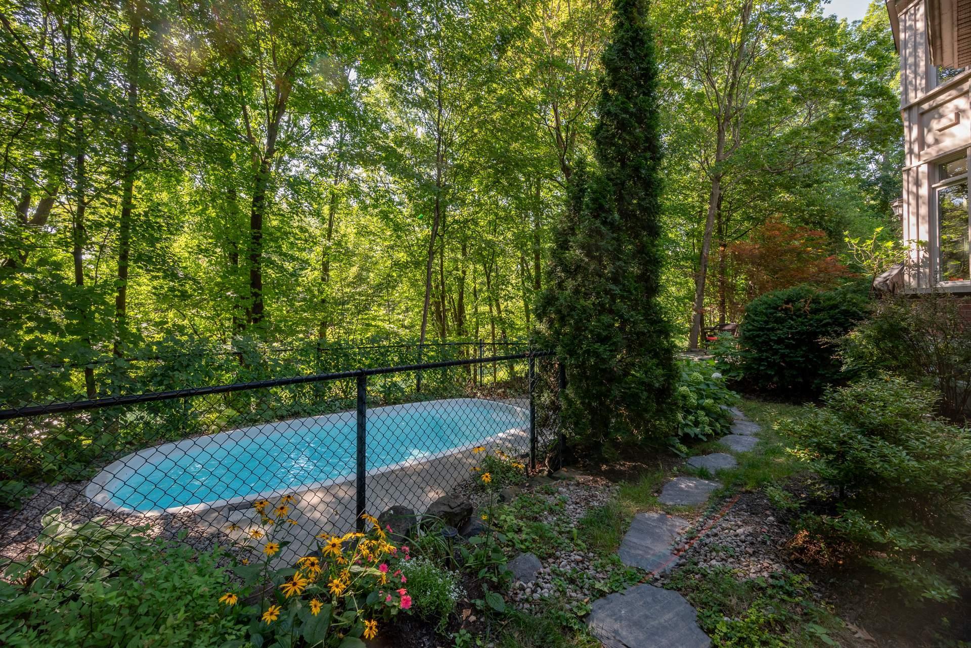 









122


Rue Jean-De Ronceray

,
Carignan,




QC
J3L6L8

