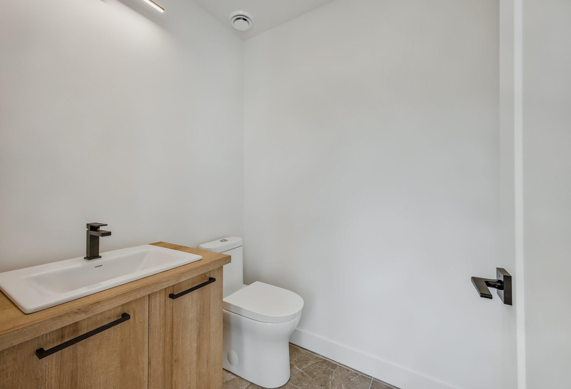 









73


Rue Picken

,
Waterloo,




QC
J0E2N0

