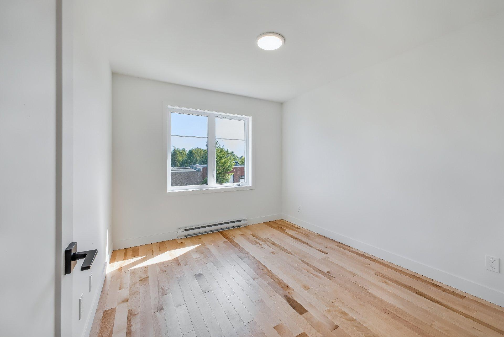 









73


Rue Picken

,
Waterloo,




QC
J0E2N0

