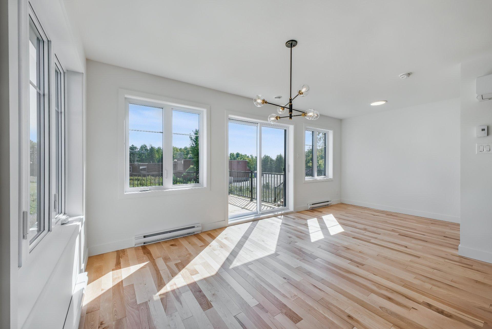 









73


Rue Picken

,
Waterloo,




QC
J0E2N0

