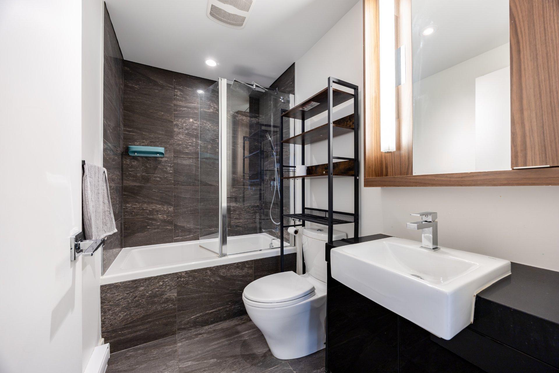 









1050


Rue Drummond

, 2210,
Montréal (Ville-Marie),




QC
H3B0G3

