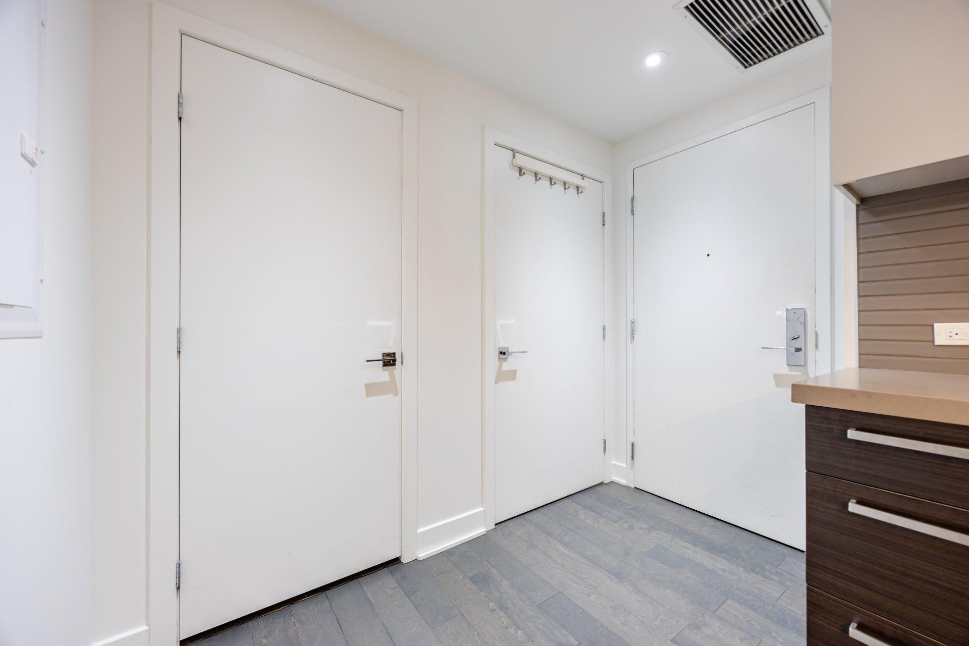 









1050


Rue Drummond

, 2210,
Montréal (Ville-Marie),




QC
H3B0G3

