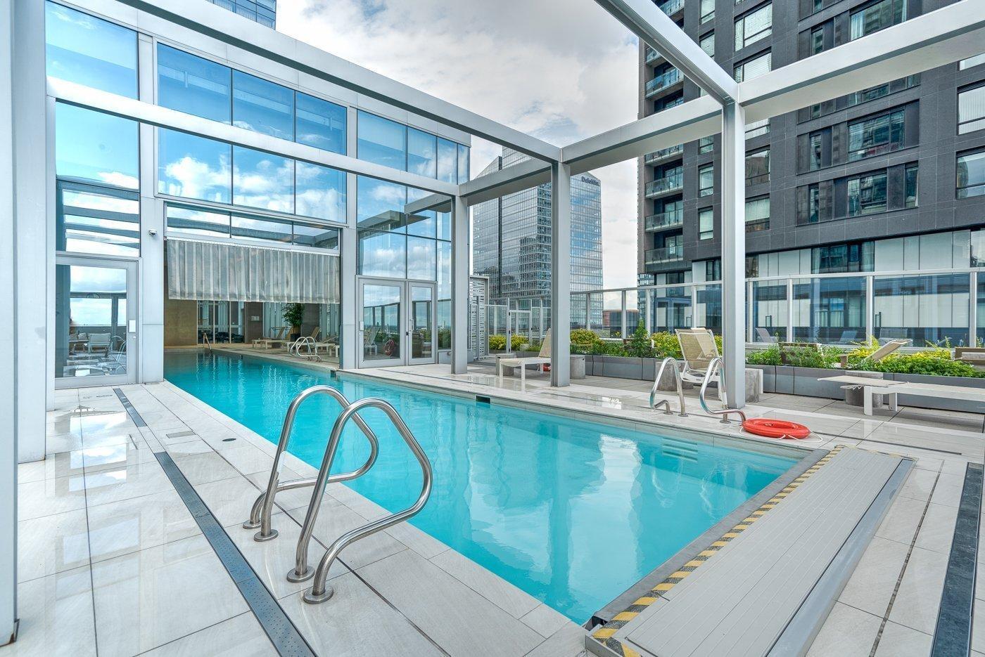 









1050


Rue Drummond

, 2210,
Montréal (Ville-Marie),




QC
H3B0G3

