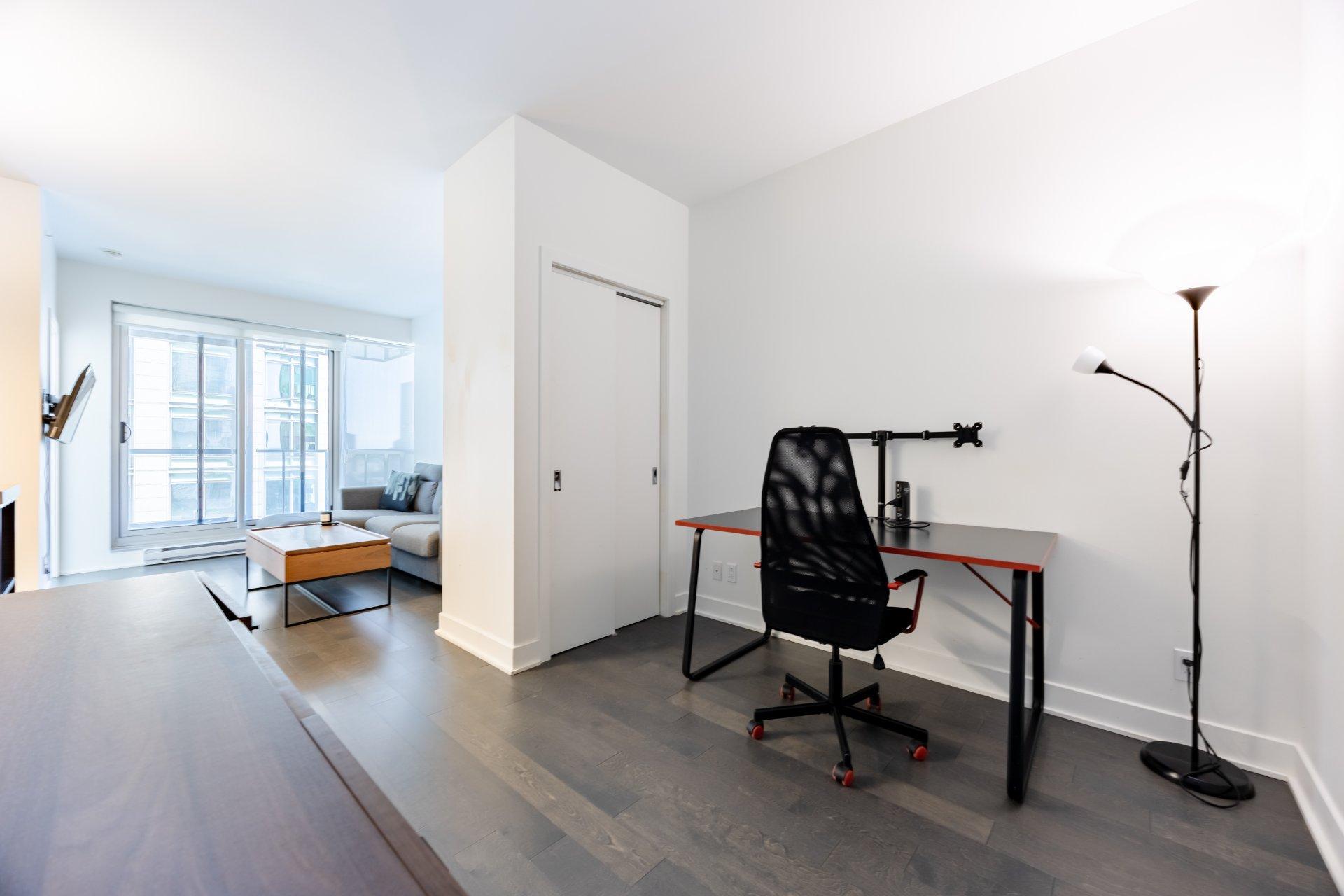 









1050


Rue Drummond

, 2210,
Montréal (Ville-Marie),




QC
H3B0G3

