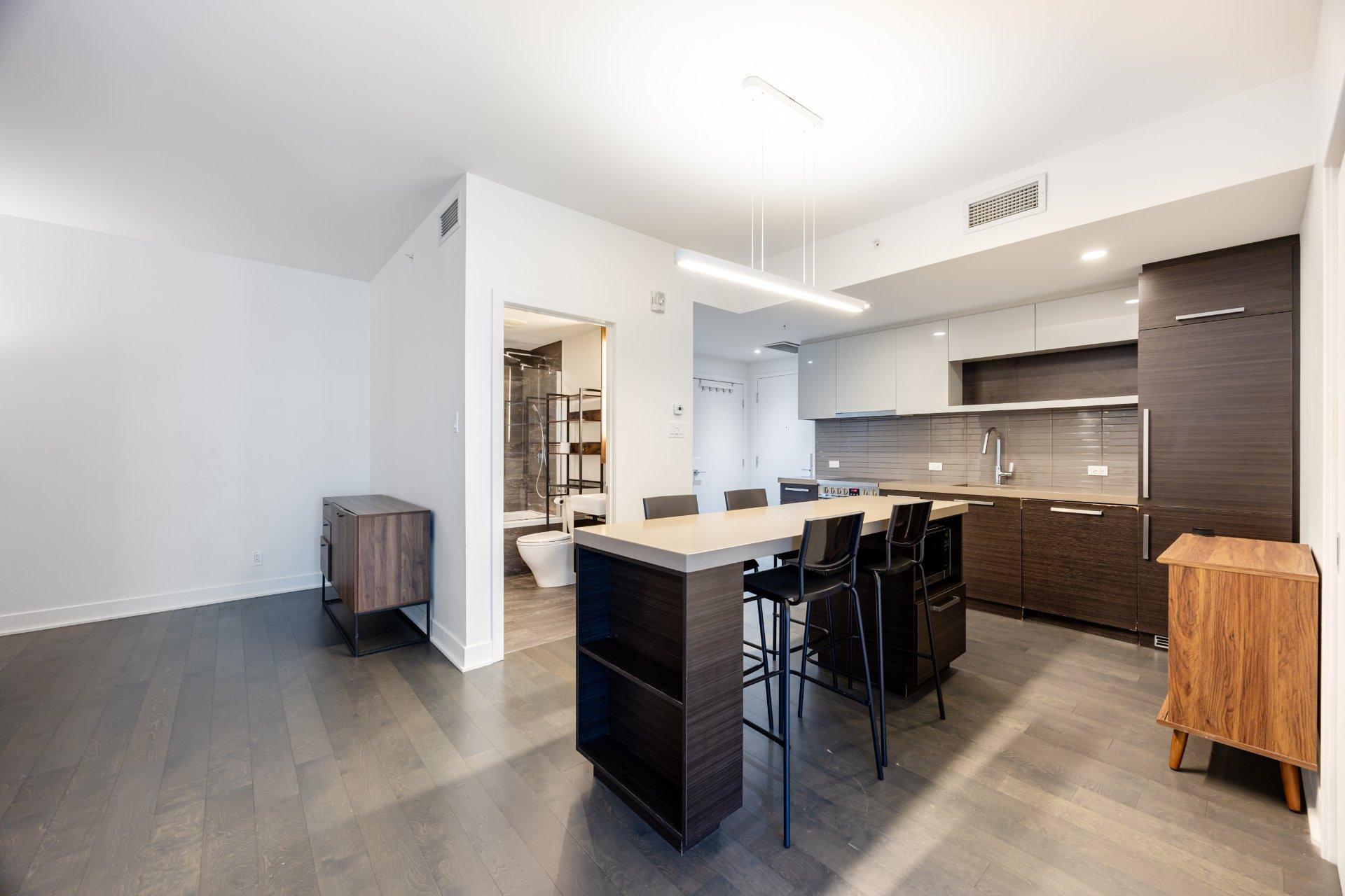 









1050


Rue Drummond

, 2210,
Montréal (Ville-Marie),




QC
H3B0G3

