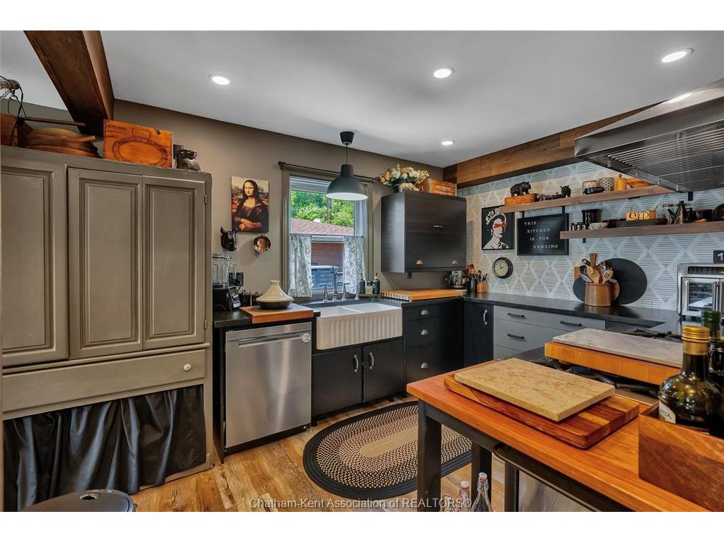 









9


Crystal

Drive,
Chatham,




ON
N7M 3C6

