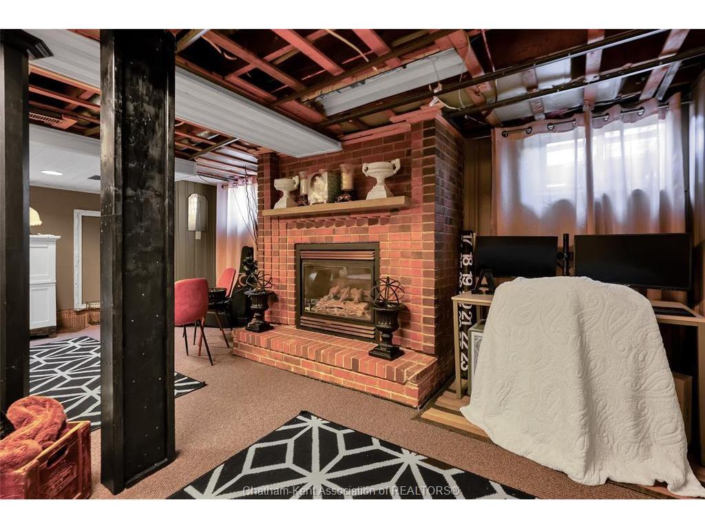 









9


Crystal

Drive,
Chatham,




ON
N7M 3C6

