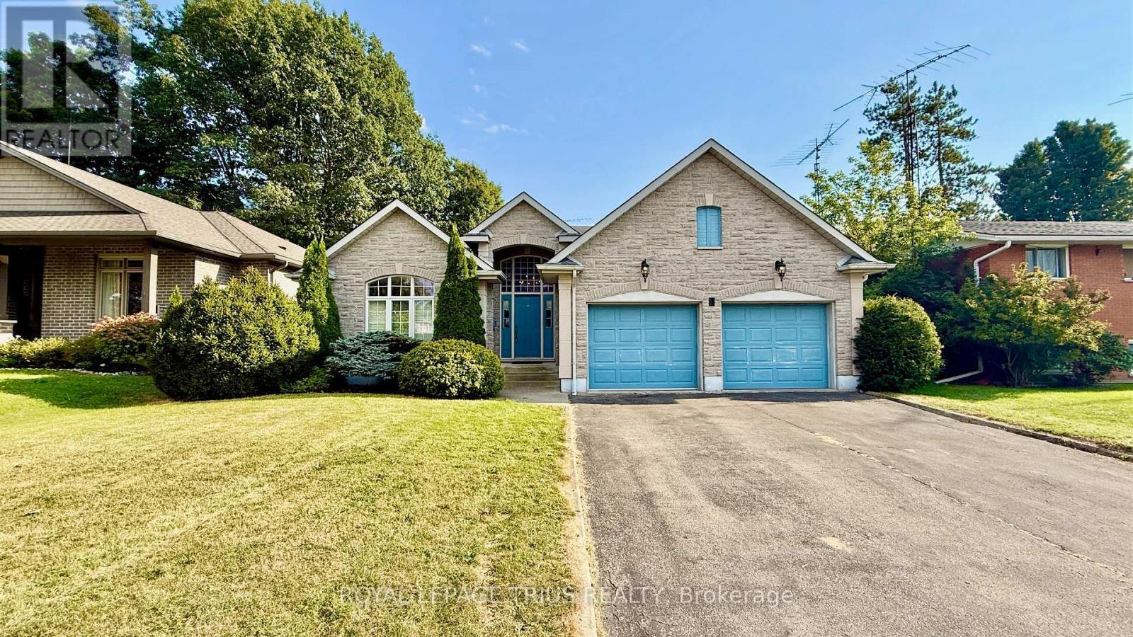 












4 ORCHARD CRESCENT

,
Norfolk (Waterford),




Ontario
N0E1Y0

