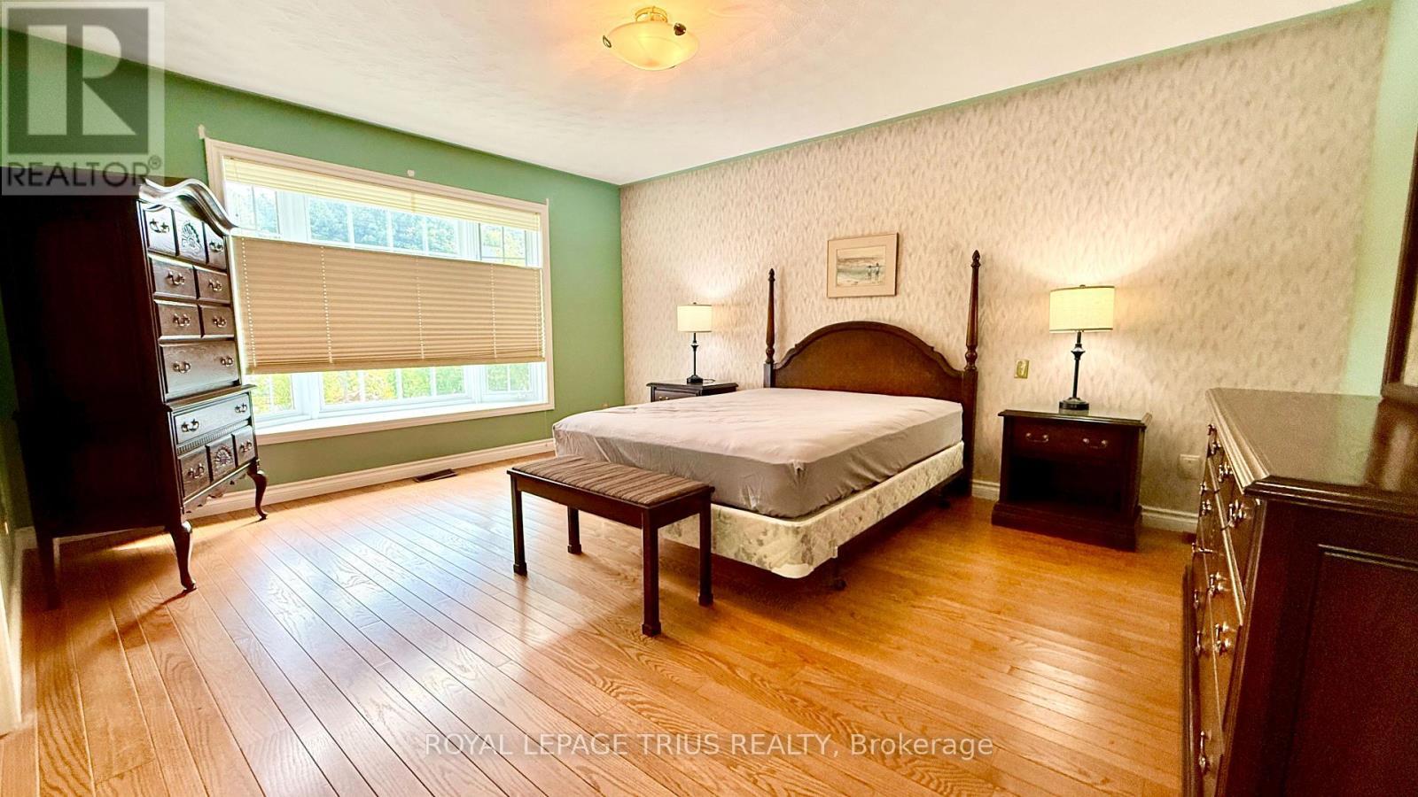 












4 ORCHARD CRESCENT

,
Norfolk (Waterford),




Ontario
N0E1Y0

