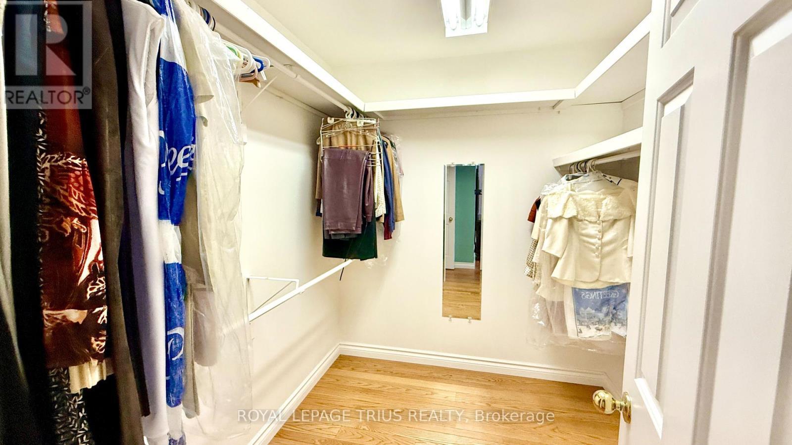 












4 ORCHARD CRESCENT

,
Norfolk (Waterford),




Ontario
N0E1Y0

