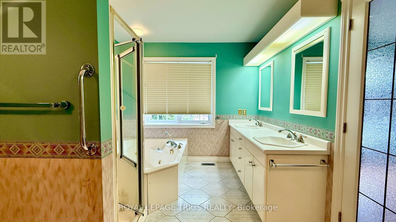 












4 ORCHARD CRESCENT

,
Norfolk (Waterford),




Ontario
N0E1Y0

