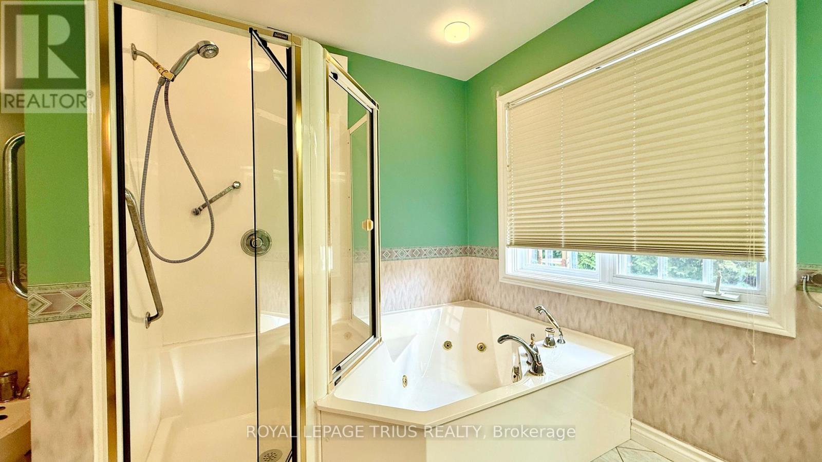 












4 ORCHARD CRESCENT

,
Norfolk (Waterford),




Ontario
N0E1Y0

