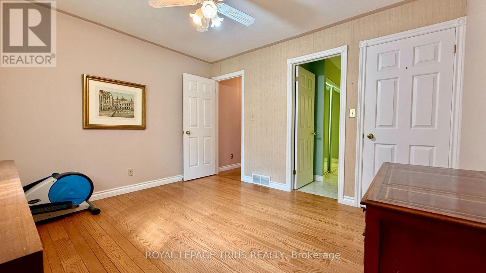 












4 ORCHARD CRESCENT

,
Norfolk (Waterford),




Ontario
N0E1Y0

