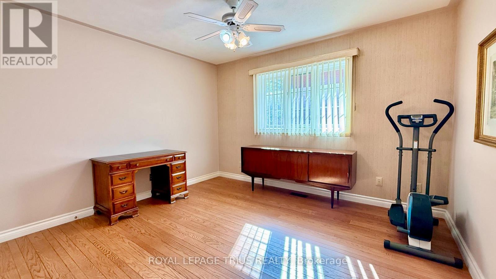 












4 ORCHARD CRESCENT

,
Norfolk (Waterford),




Ontario
N0E1Y0

