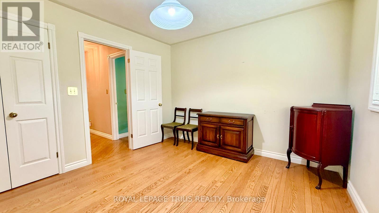 












4 ORCHARD CRESCENT

,
Norfolk (Waterford),




Ontario
N0E1Y0

