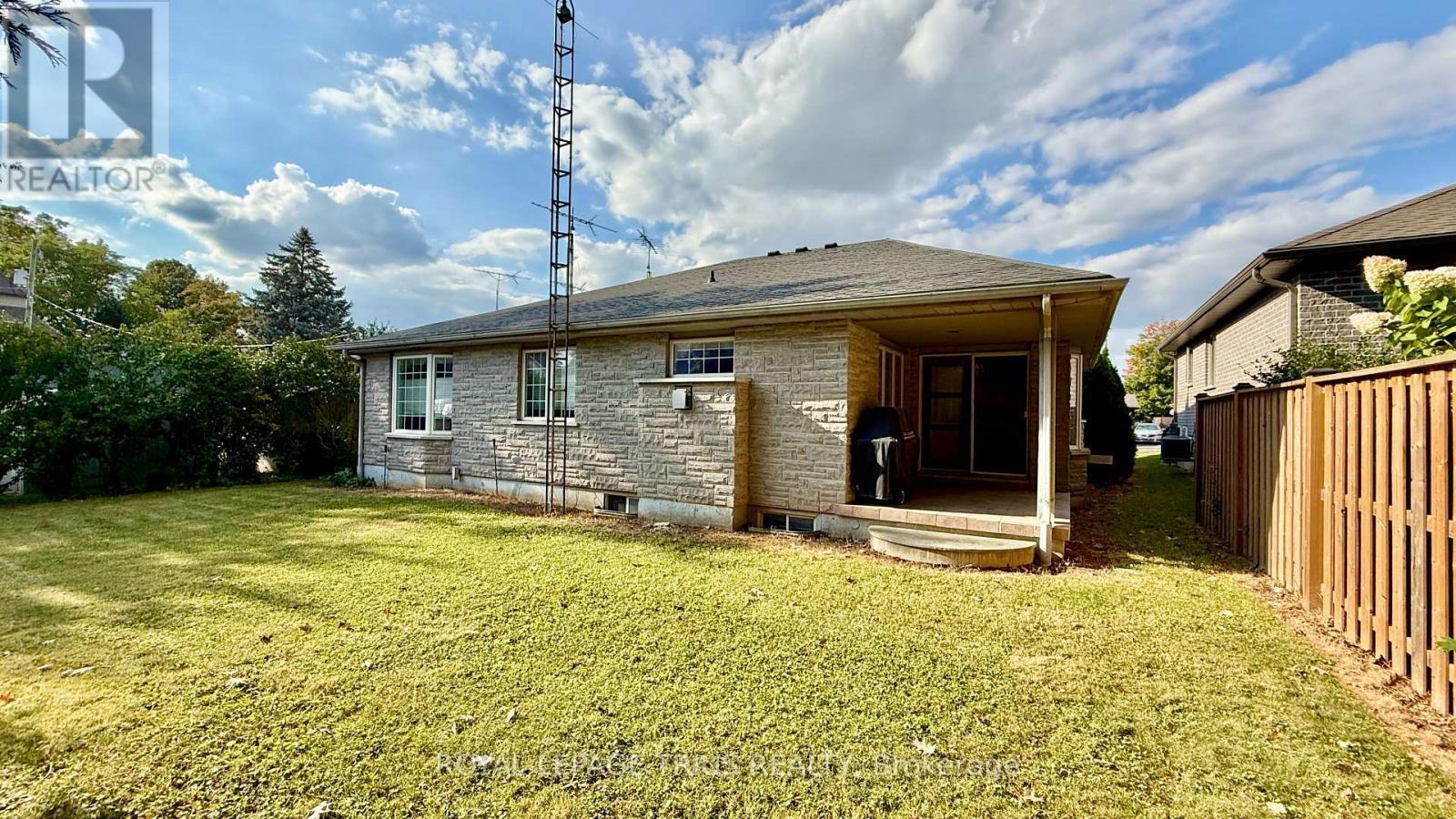 












4 ORCHARD CRESCENT

,
Norfolk (Waterford),




Ontario
N0E1Y0

