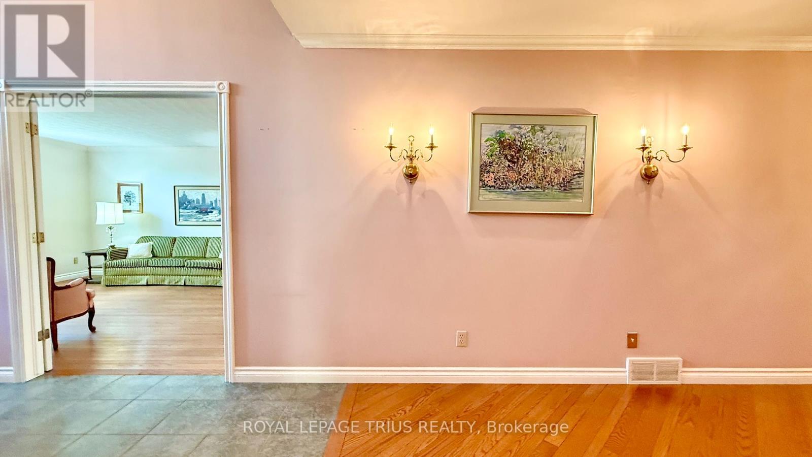 












4 ORCHARD CRESCENT

,
Norfolk (Waterford),




Ontario
N0E1Y0

