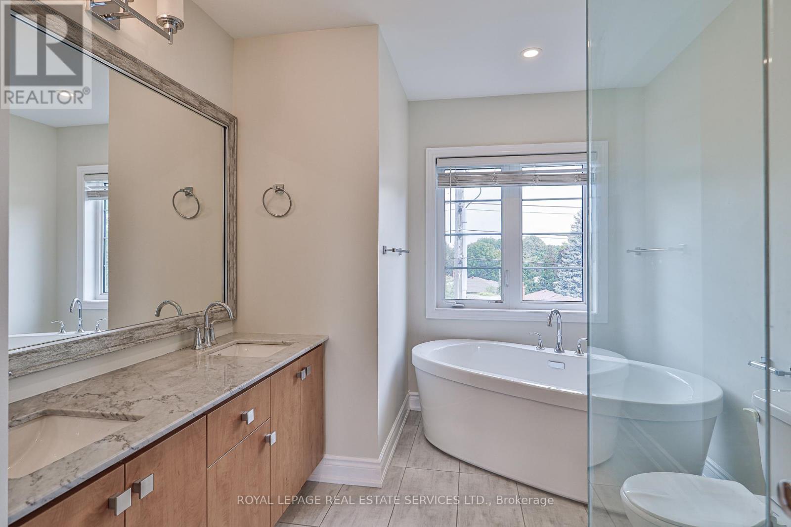 












1024B ISLINGTON AVENUE W

,
Toronto,




Ontario
M8Z6A4

