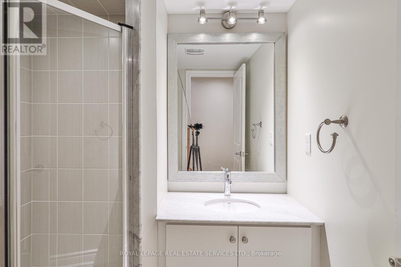 












1024B ISLINGTON AVENUE W

,
Toronto,




Ontario
M8Z6A4

