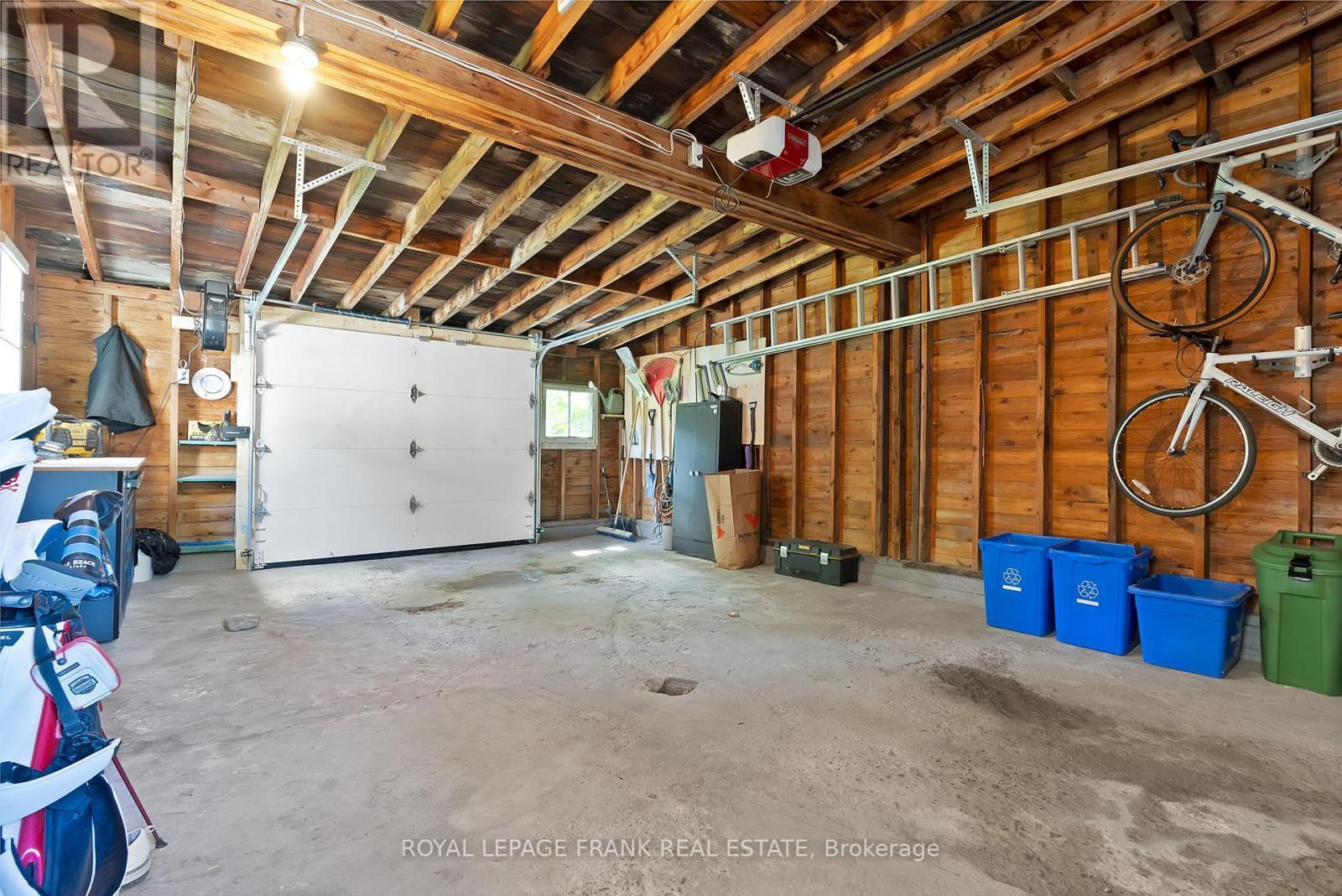 












5 GLENELG STREET E

,
Kawartha Lakes (Lindsay),




Ontario
K9V1Y5

