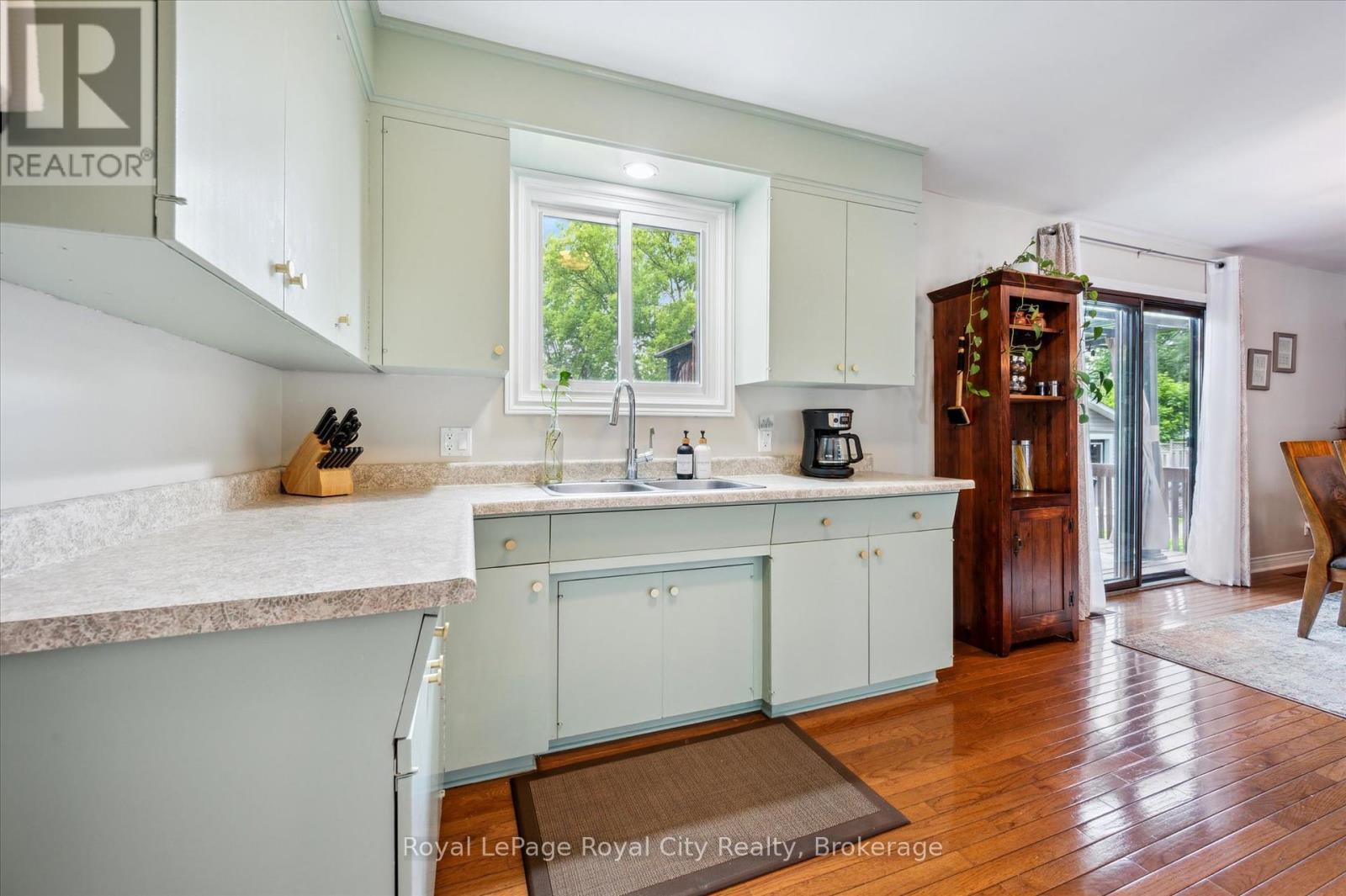 












94 WEBSTER STREET

,
Wilmot,




Ontario
N3A1W7

