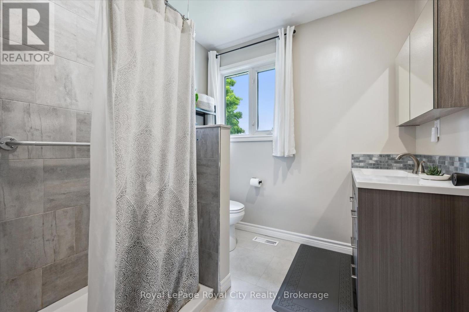 












94 WEBSTER STREET

,
Wilmot,




Ontario
N3A1W7

