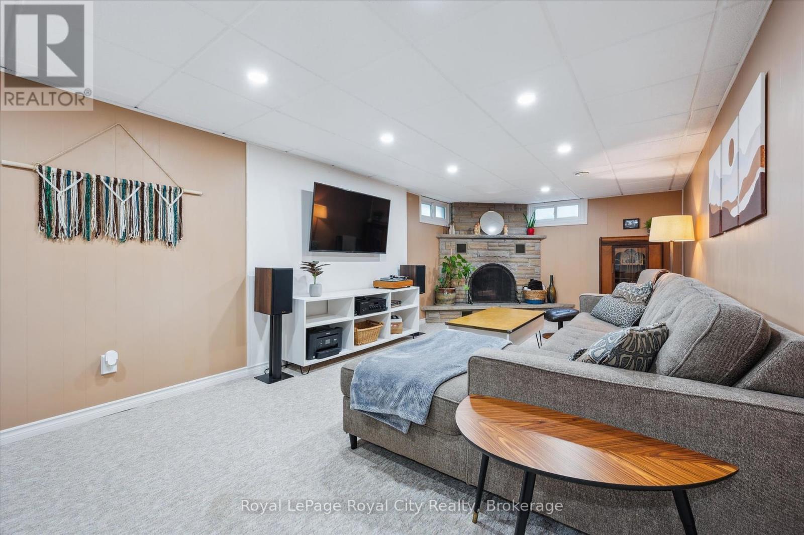 












94 WEBSTER STREET

,
Wilmot,




Ontario
N3A1W7


