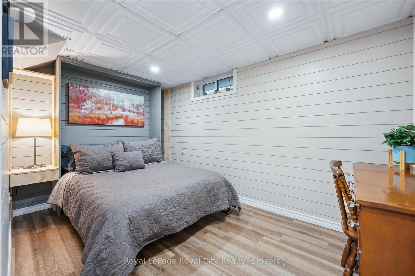 












94 WEBSTER STREET

,
Wilmot,




Ontario
N3A1W7

