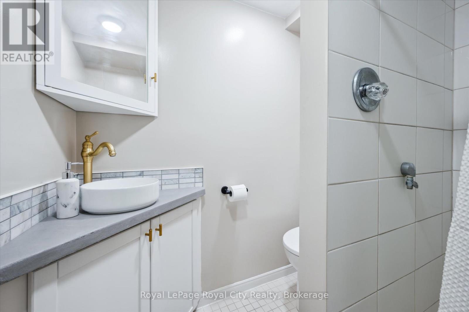












94 WEBSTER STREET

,
Wilmot,




Ontario
N3A1W7

