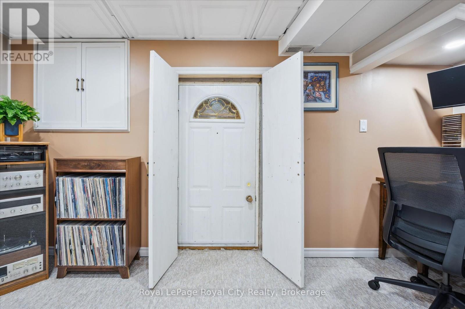 












94 WEBSTER STREET

,
Wilmot,




Ontario
N3A1W7

