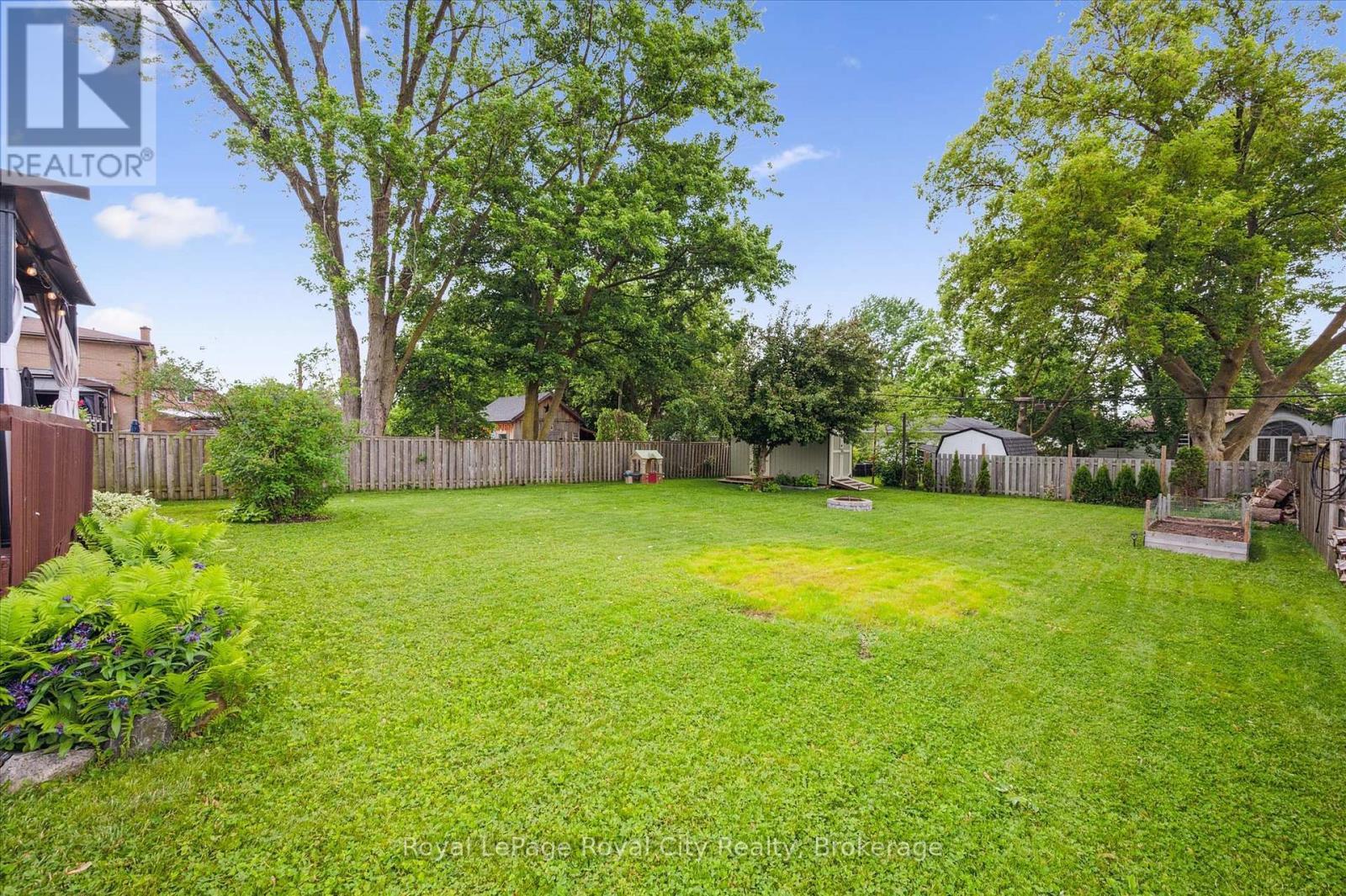 












94 WEBSTER STREET

,
Wilmot,




Ontario
N3A1W7

