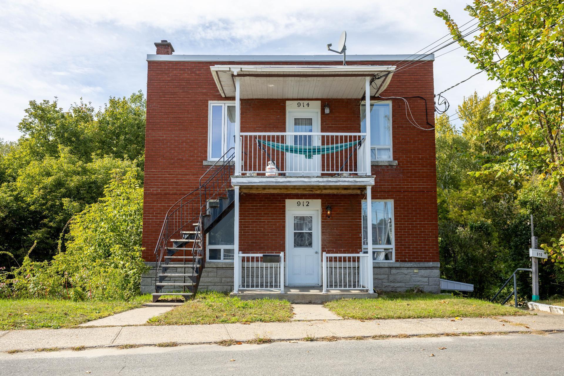









910

 - 914


107e Rue

,
Shawinigan,




QC
G9P2L2

