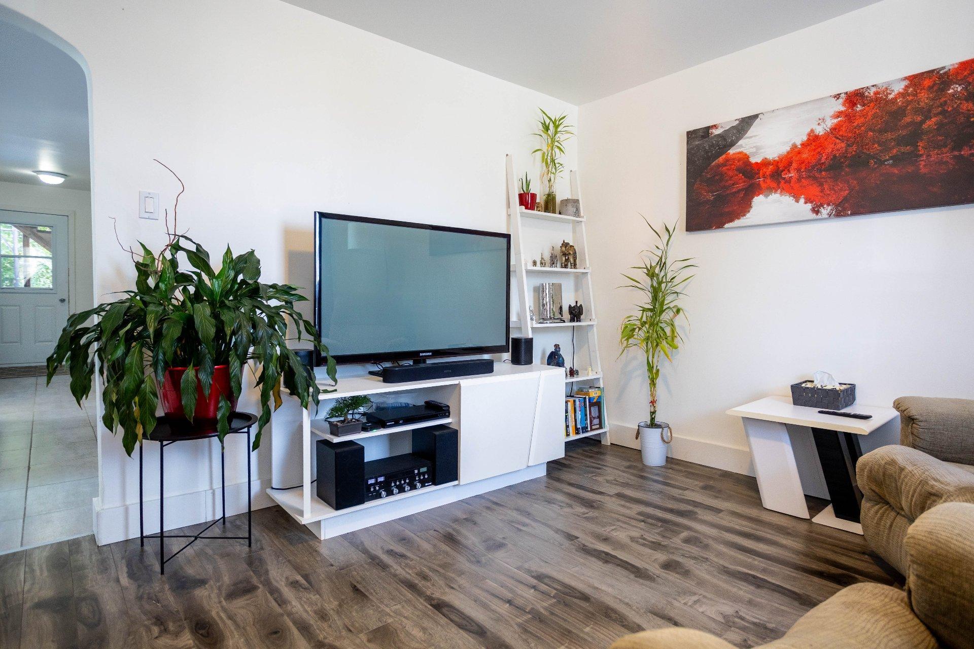 









910

 - 914


107e Rue

,
Shawinigan,




QC
G9P2L2

