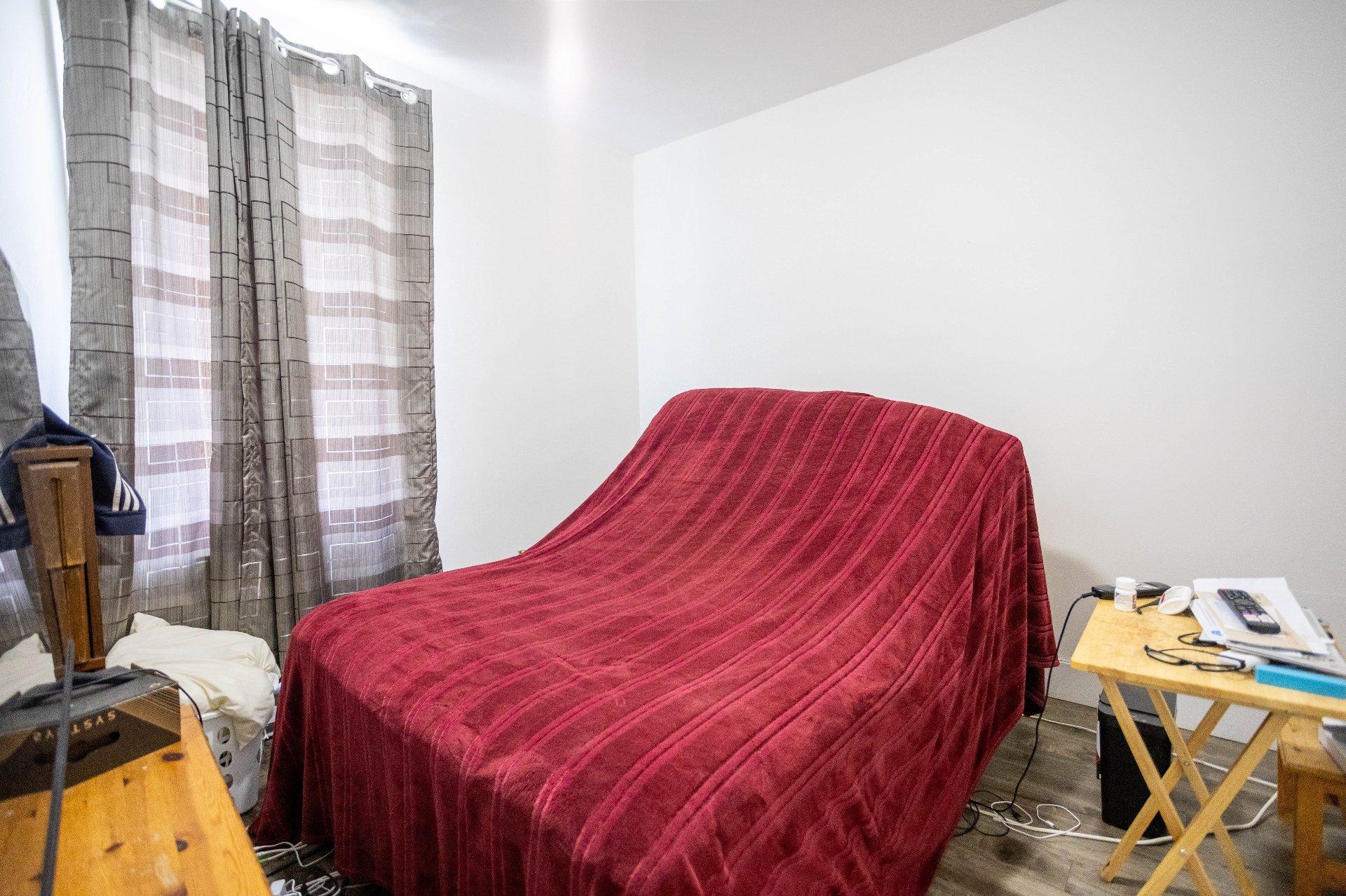 









910

 - 914


107e Rue

,
Shawinigan,




QC
G9P2L2

